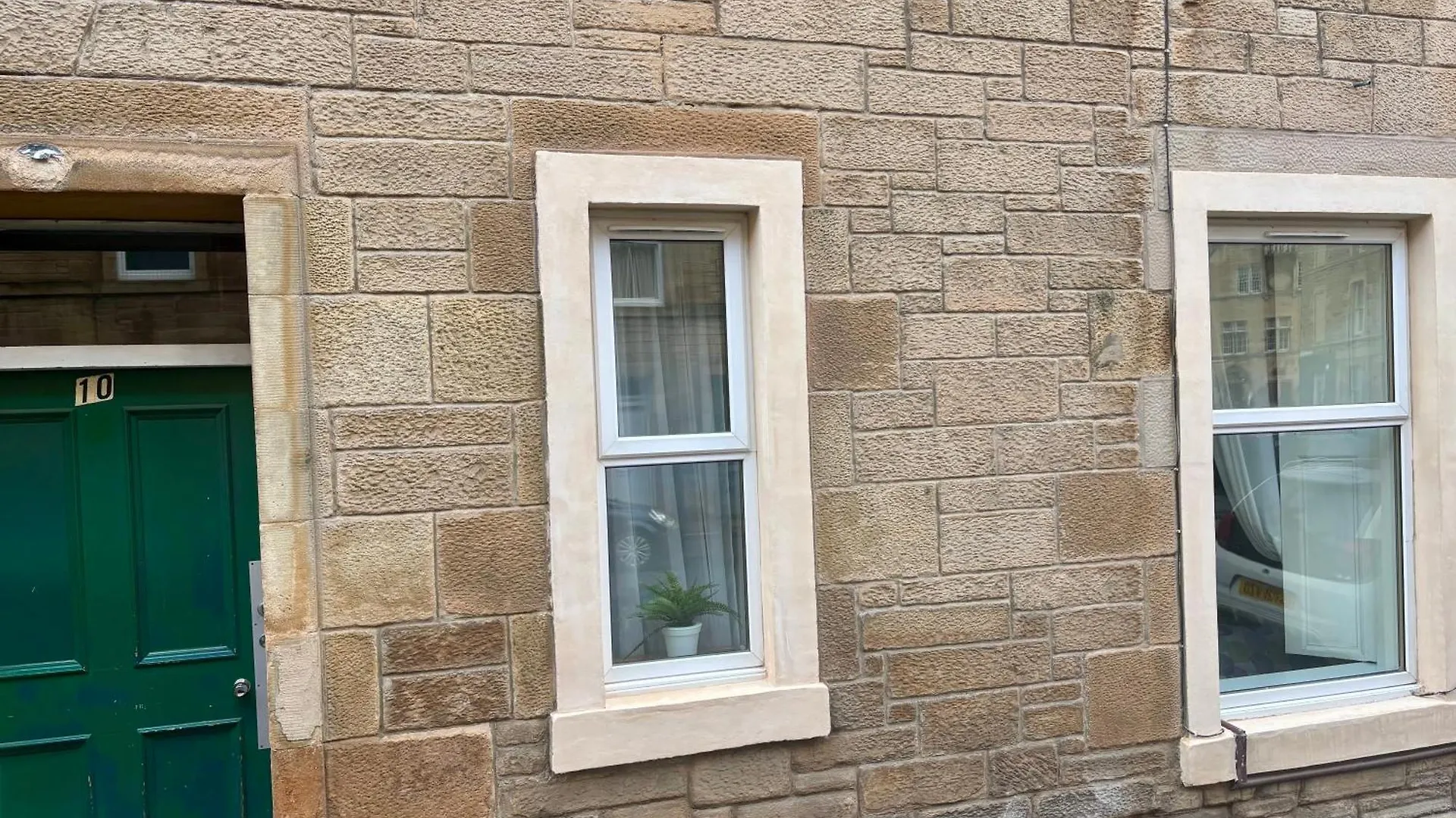 Edinburgh Central Apartment 0*,